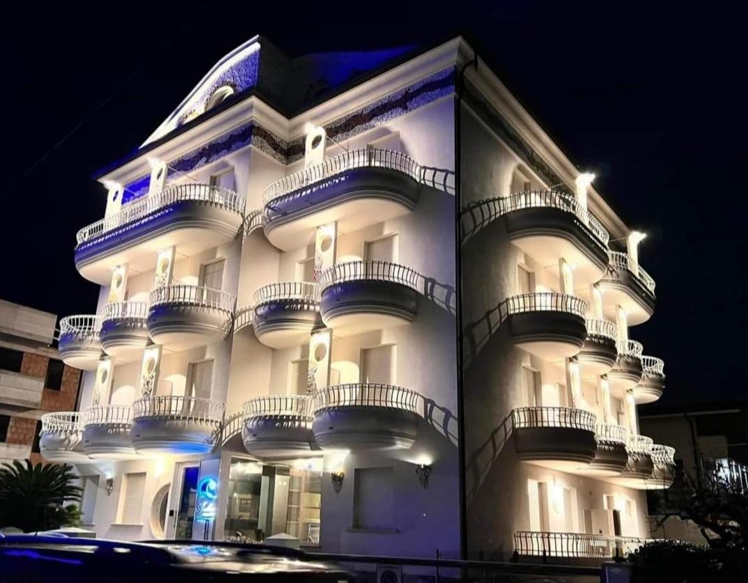Residence Anchisemare Альба-Адриатика Экстерьер фото