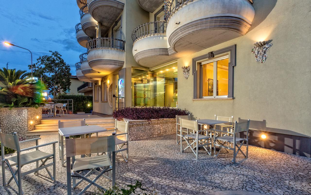 Residence Anchisemare Альба-Адриатика Экстерьер фото