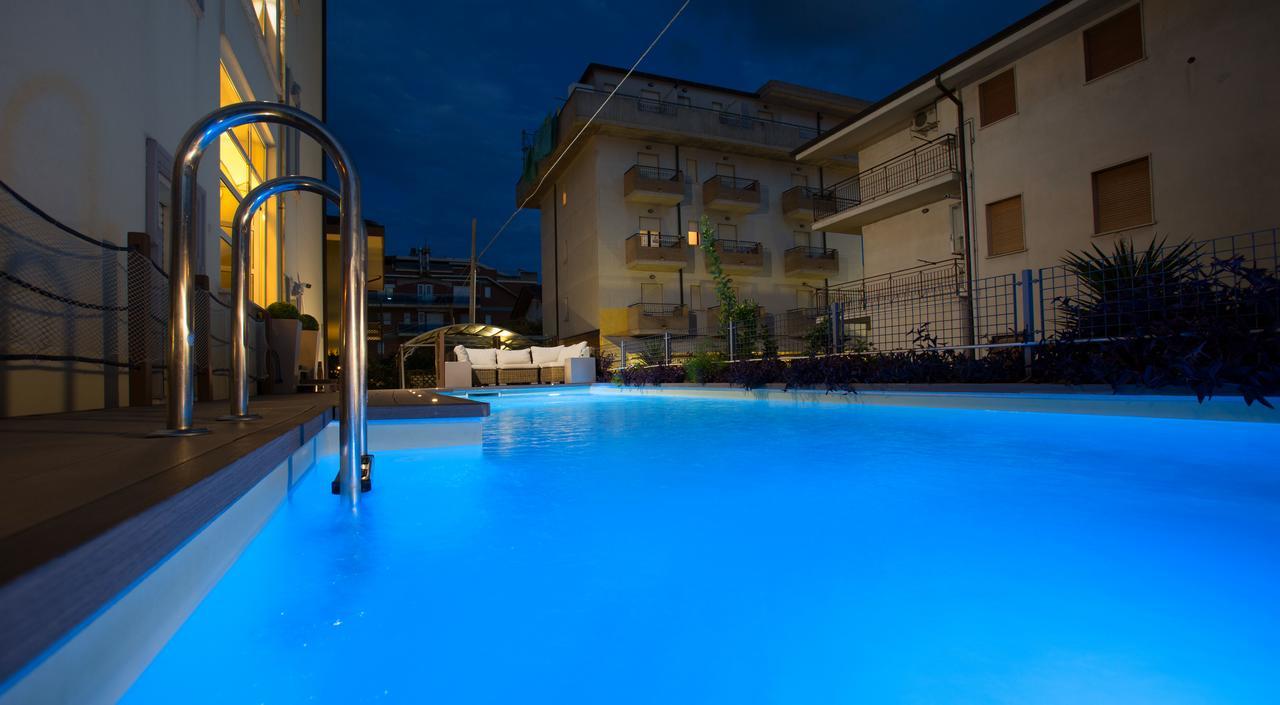 Residence Anchisemare Альба-Адриатика Экстерьер фото